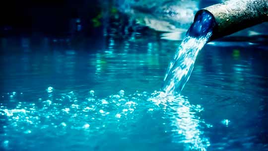 Suministro de agua; evacuación de aguas residuales, gestión de desechos y descontaminación